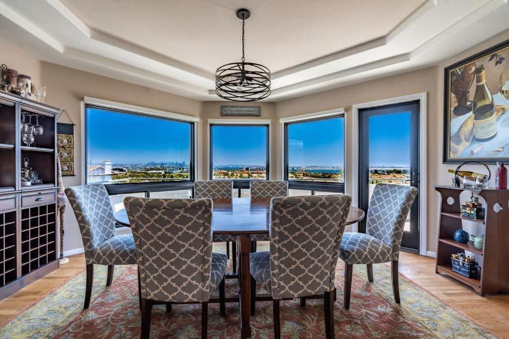 Spacious Beautiful With Stunning Bay Views San Diego