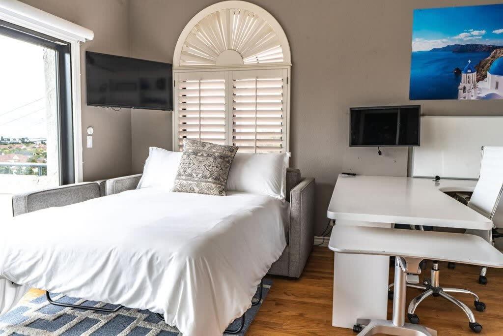 Casa de férias Spacious Beautiful With Stunning Bay Views San Diego